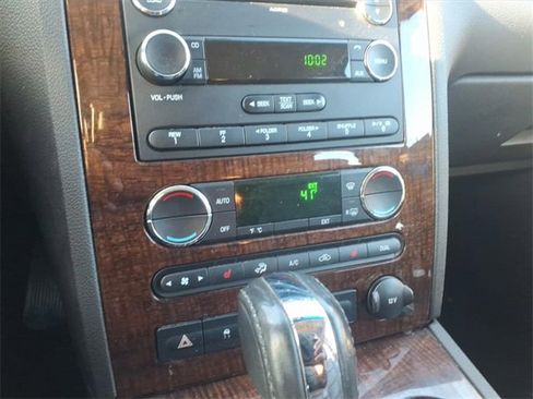 Used 2009 Ford Taurus Limited image 18