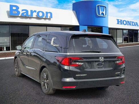 Used 2023 Honda Odyssey Sport image 4