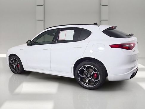 Used 2023 Alfa Romeo Stelvio Veloce AWD/4WD image 44