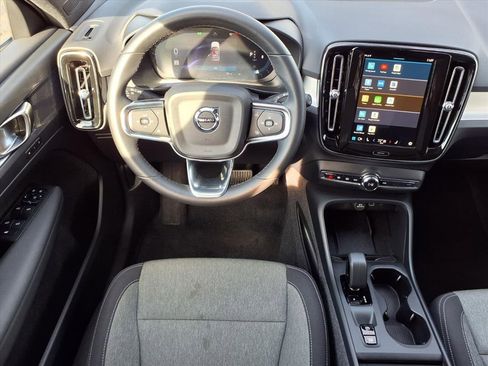 Used 2024 Volvo XC40 B5 Core image 6