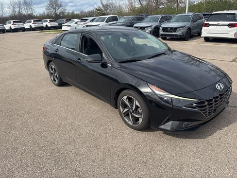 Used 2021 Hyundai Elantra Limited image 15