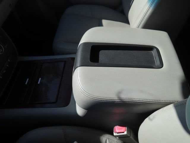 Used 2010 Chevrolet Avalanche LTZ AWD/4WD image 28