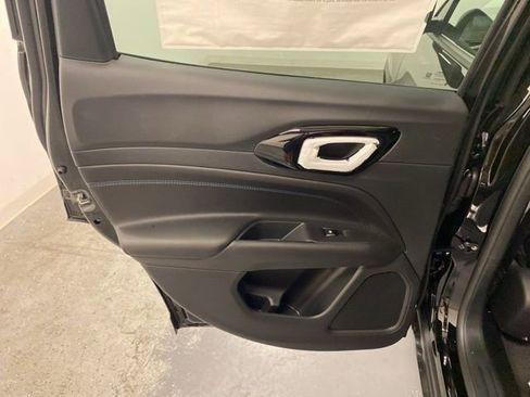 Used 2026 Jeep Compass Latitude image 19