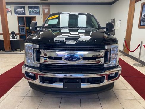 Used 2017 Ford F250 XLT w/ XLT Value Package image 6