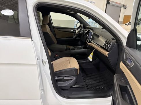 New 2026 Volkswagen Atlas Cross Sport SE AWD/4WD image 36