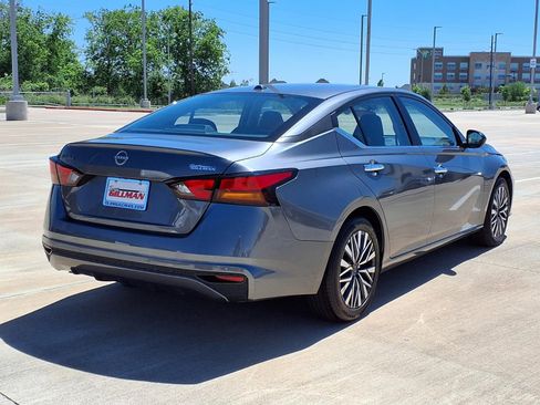 Used 2025 Nissan Altima 2.5 SV image 7