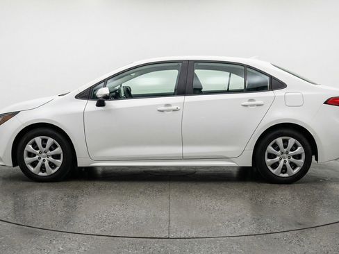 Used 2025 Toyota Corolla LE FWD image 5
