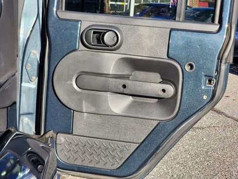 Used 2007 Jeep Wrangler Unlimited Sahara image 16