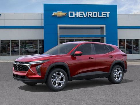 New 2026 Chevrolet Trax LS w/ LS Convenience Package FWD image 2