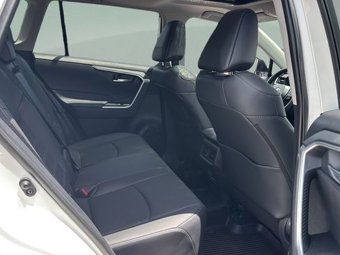 Used 2025 Toyota RAV4 XLE Premium AWD/4WD image 15