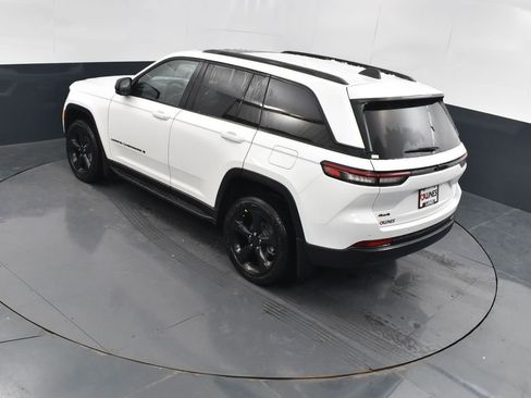 New 2025 Jeep Grand Cherokee Altitude image 34