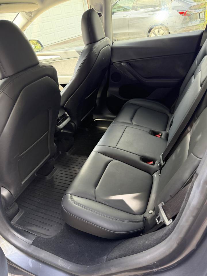 Used 2023 Tesla Model Y Long Range AWD/4WD image 3