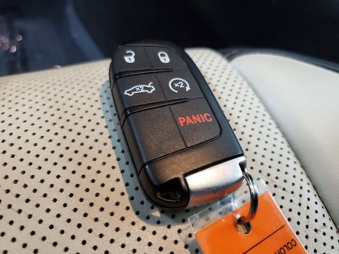 Used 2017 Dodge Charger SXT w/ AWD Premium Group image 32