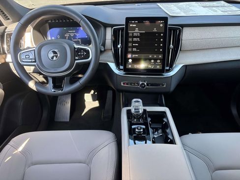 Used 2026 Volvo XC90 B6 Plus w/ Protection Package Premier AWD/4WD image 28