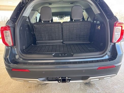 Used 2022 Ford Explorer XLT w/ Equipment Group 202A image 30