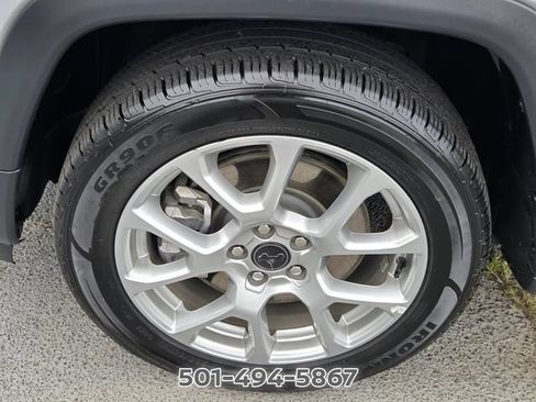 Used 2025 Jeep Compass Limited AWD/4WD image 16