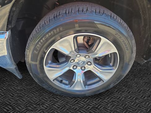 Used 2022 RAM 1500 Laramie AWD/4WD image 11