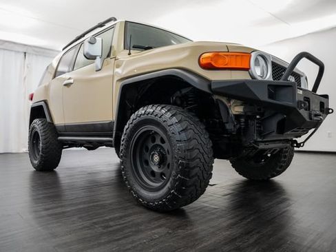 Used 2013 Toyota FJ Cruiser 4WD w/ Upgrade Pkg image 26