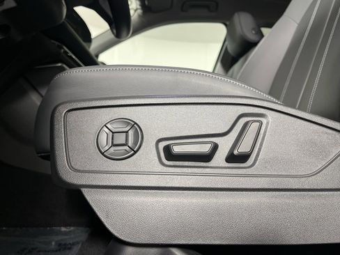 Used 2025 Audi Q5 Premium Plus w/ Premium Plus image 13