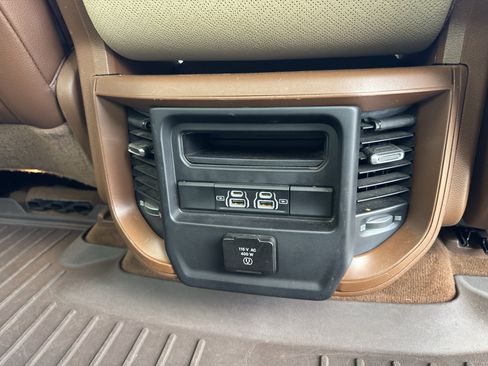 Used 2021 RAM 1500 Laramie AWD/4WD image 14