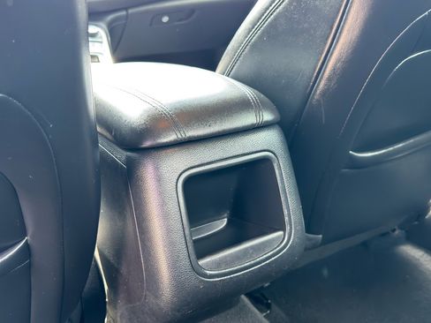 Used 2017 Chrysler 200 Limited Platinum image 45