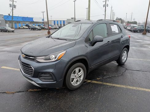 Used 2021 Chevrolet Trax LT AWD/4WD image 1