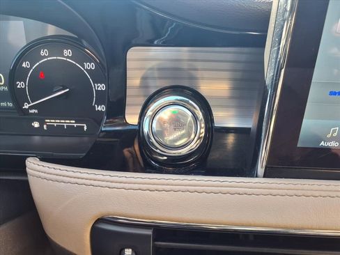 Certified 2021 Lincoln Corsair Standard w/ Premium Package image 11