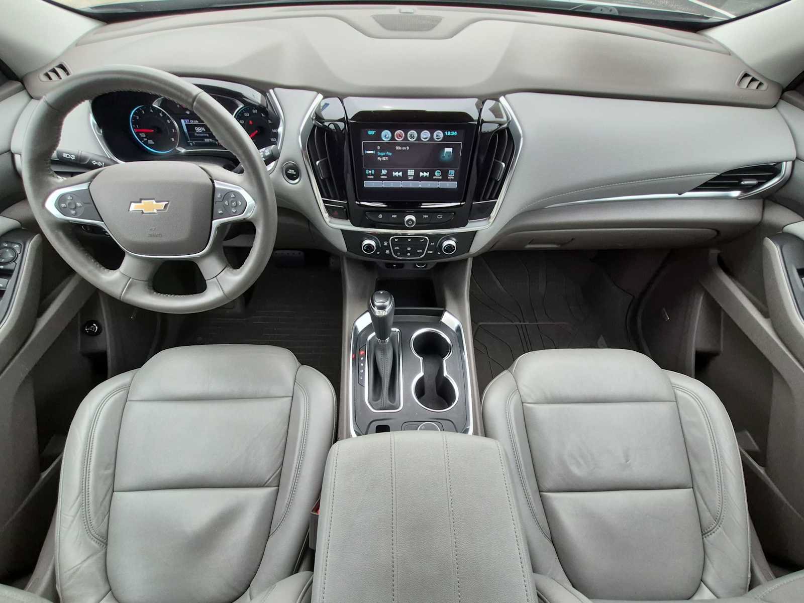 Used 2018 Chevrolet Traverse LT w/ LPO, Floor Liner Package FWD image 15