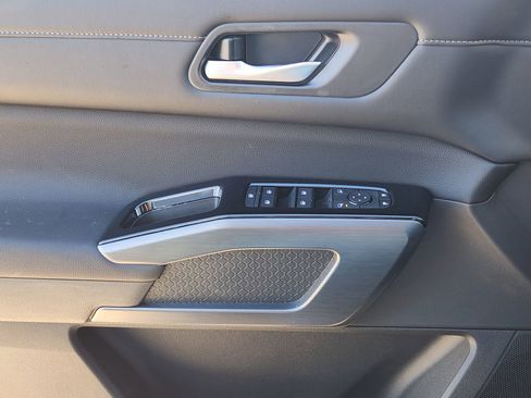 New 2026 Nissan Pathfinder SL image 20