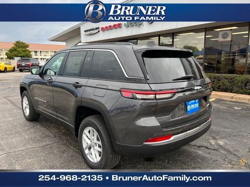 New 2024 Jeep Grand Cherokee Laredo X w/ Luxury Tech Group I image 9
