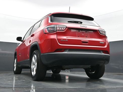 Used 2020 Jeep Compass Latitude w/ Cold Weather Group AWD/4WD image 35