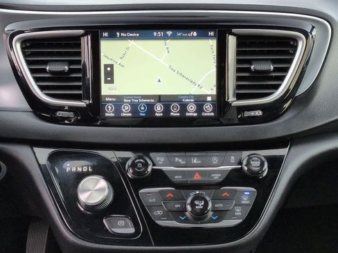 Used 2020 Chrysler Pacifica Touring-L Plus w/ Advanced Safetytec Group image 28