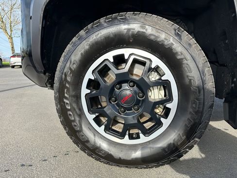 Used 2024 Toyota Tacoma TRD Off-Road image 12