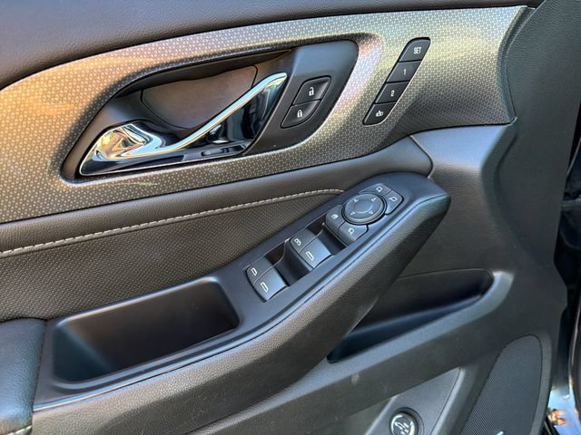 Used 2022 Chevrolet Traverse Premier w/ LPO, Floor Liner Package AWD/4WD image 17
