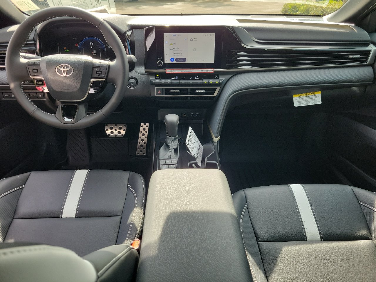 Used 2026 Toyota Camry SE FWD image 13