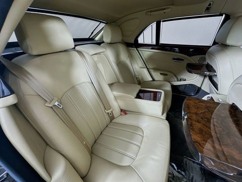 Used 2011 Bentley Mulsanne RWD image 36
