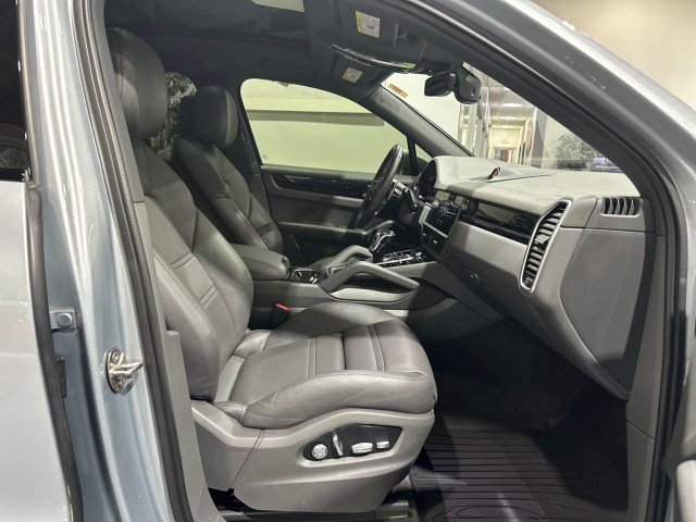 Used 2021 Porsche Cayenne AWD/4WD image 55
