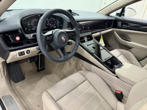 New 2026 Porsche Panamera 4 image 4