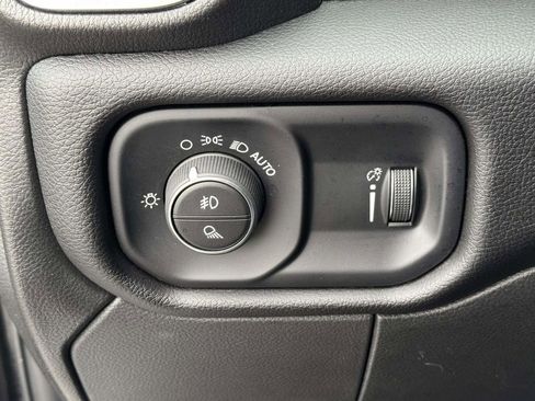 Used 2024 RAM 2500 Big Horn w/ Safety Group image 27