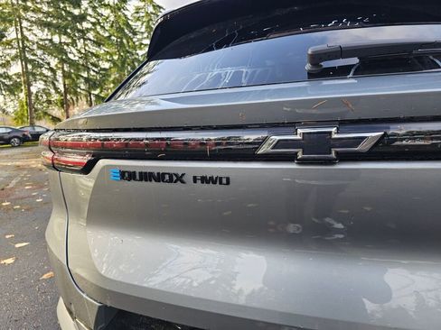 New 2026 Chevrolet Equinox EV RS image 24