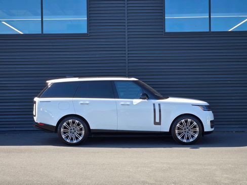 Used 2023 Land Rover Range Rover SE AWD/4WD image 8