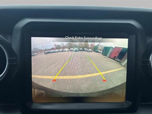 Used 2022 Jeep Wrangler Unlimited Sahara w/ Cold Weather Group image 27