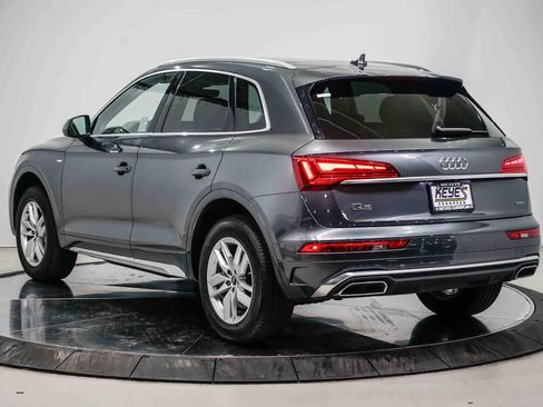Used 2023 Audi Q5 2.0T Premium w/ Convenience Package image 2