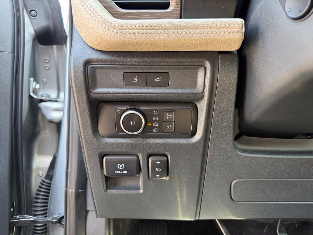 Used 2023 Ford Expedition Limited AWD/4WD image 7