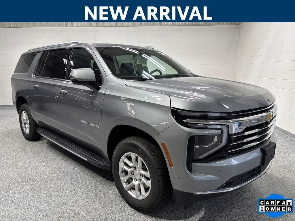 Used 2026 Chevrolet Suburban LT w/ Comfort Package AWD/4WD image 1