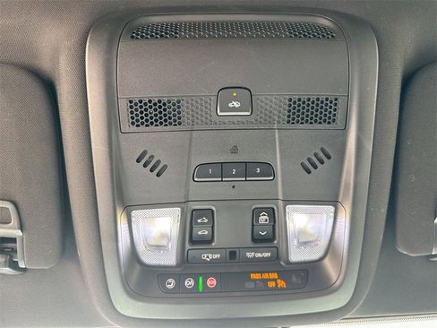 Used 2021 Cadillac XT6 Premium Luxury image 19