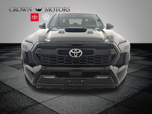 Used 2025 Toyota Tacoma TRD Sport image 2