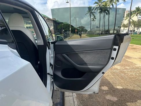 Used 2023 Tesla Model Y Long Range image 16