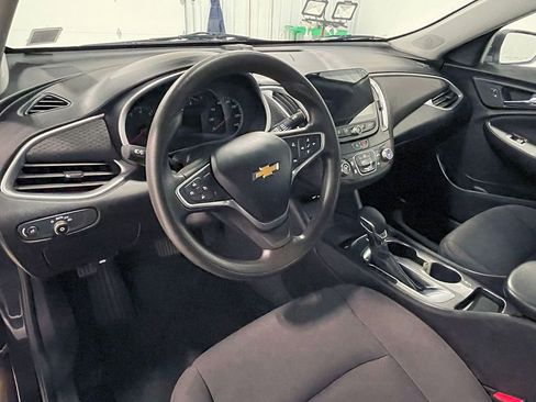 Used 2022 Chevrolet Malibu LS image 19