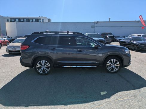 Used 2022 Subaru Ascent Limited w/ Technology Package AWD/4WD image 2